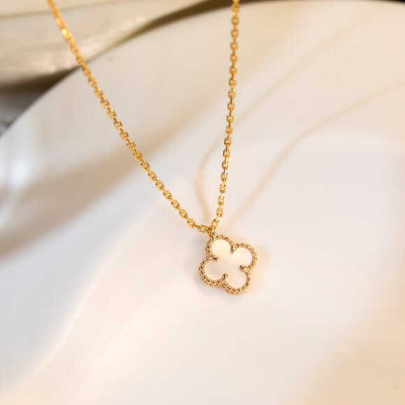 Van Cleef & Arpels four-leaf clover single flower white mother-of-pearl necklace - Picture 1 of 8